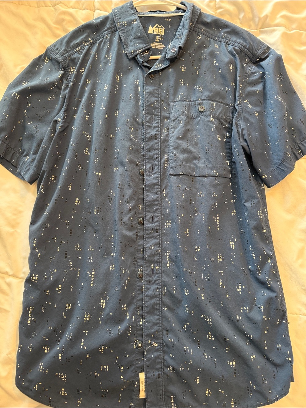 REI Navy Short-Sleeve Button-Down Shirt with White Speckle Print